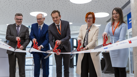 Nově otevřené unikátní Centrum inovativní a&nbsp;podpůrné péče se stává vstupní branou do Masarykova onkologického ústavu